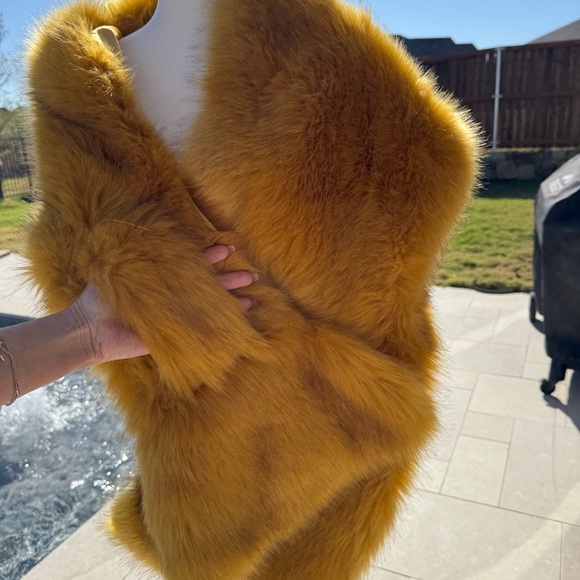 Luxurious Faux Fur Stole Wrap in Rich Mustard - Picture 5 of 6